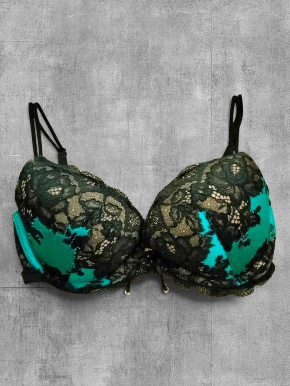 Victoria's Secret 32D Designer Crystal Bling Push-Up Bra